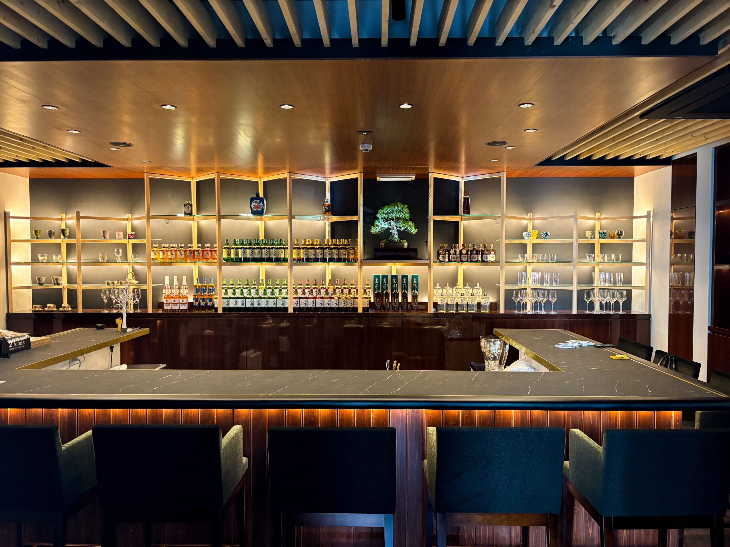 導入事例: Barの盆栽